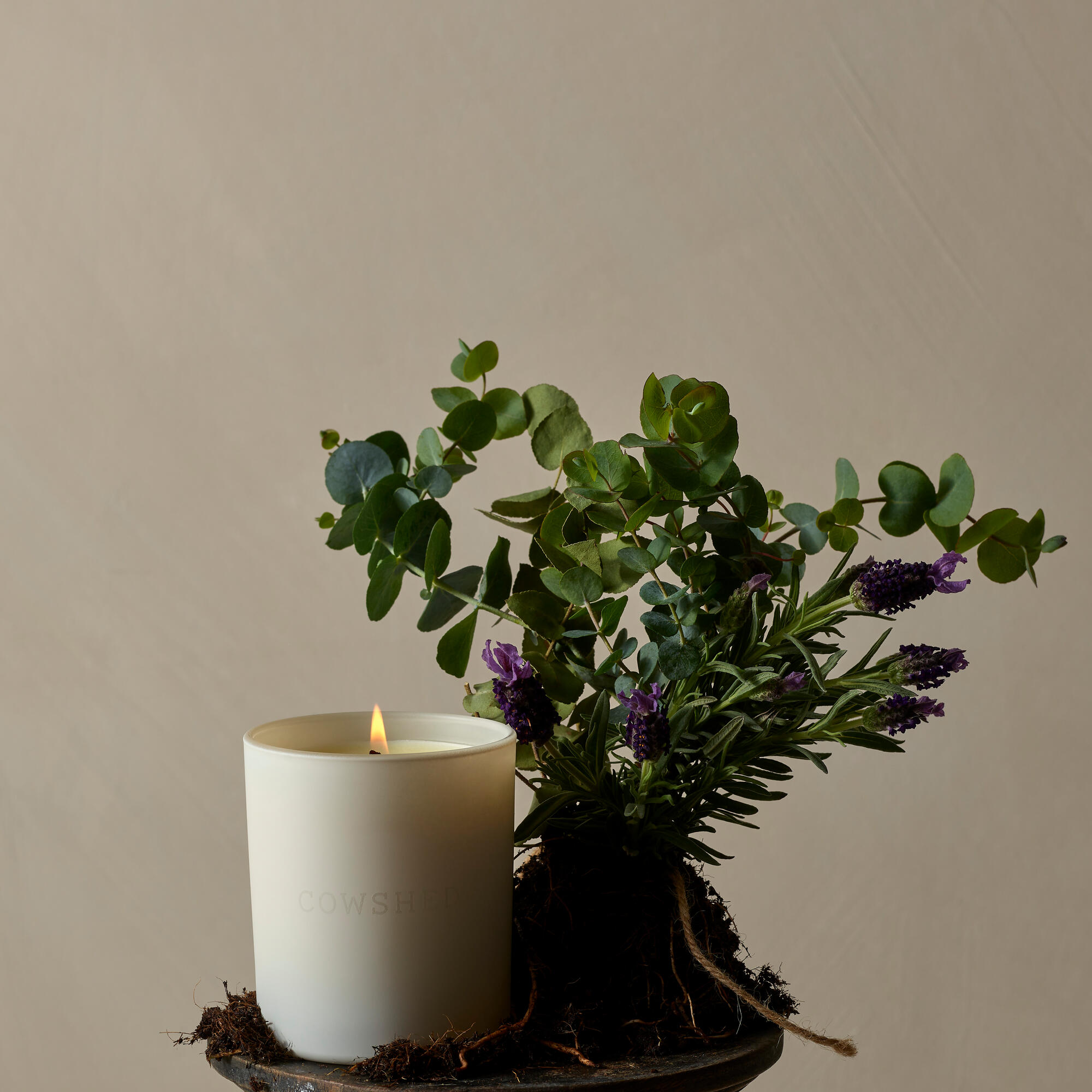 Relax Room Candle 220g Cowshed